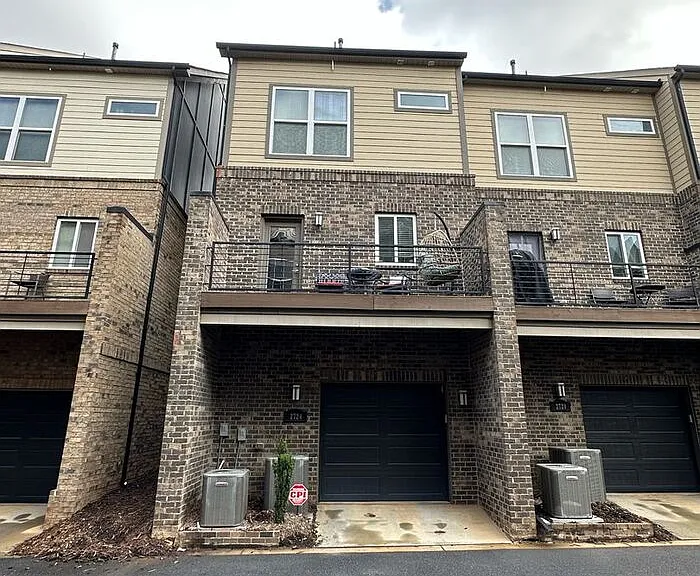 2724 Grand Union Way — Photo 4