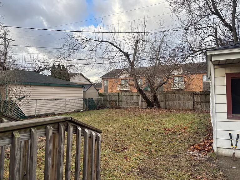 1636 Kenwood St — Photo 15