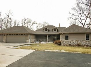 N6633 Sunset Rd, Juneau, WI 53039