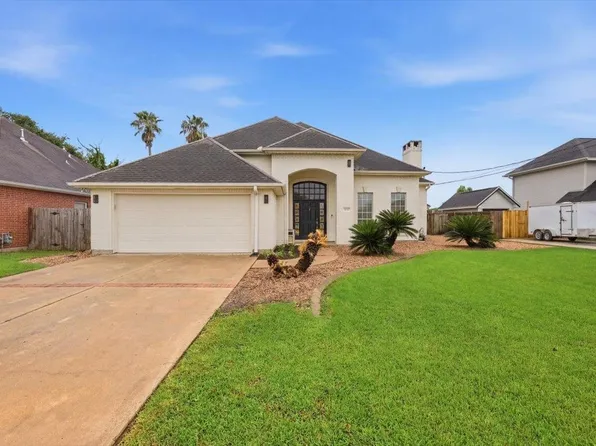 211 Skylark Ave, Bridge City, TX 77611