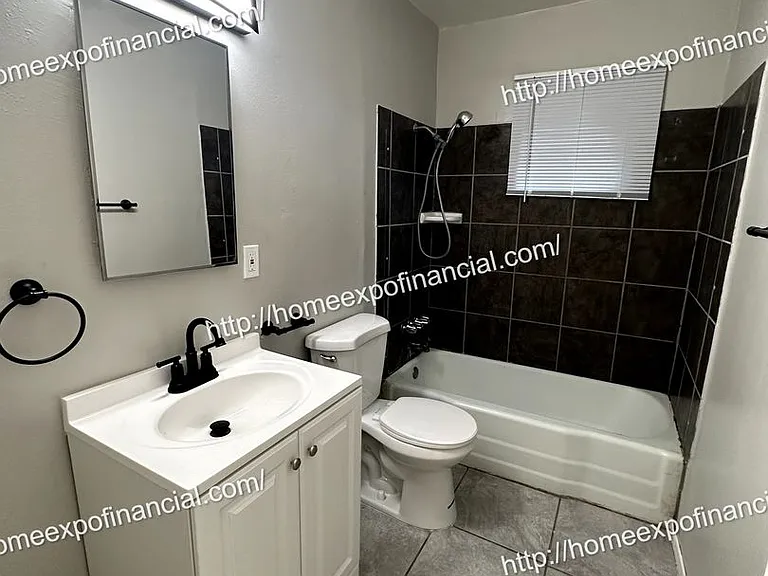 25256 1/2 Bessant St — Photo 7