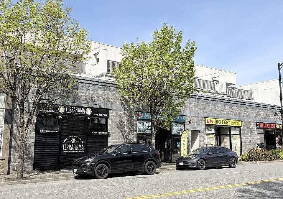 1st image of 22347 Lougheed Hwy #204