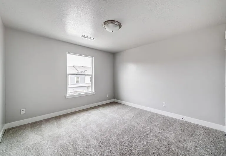 1517 N 4030 W #OVER FRONT DOOR — Photo 22