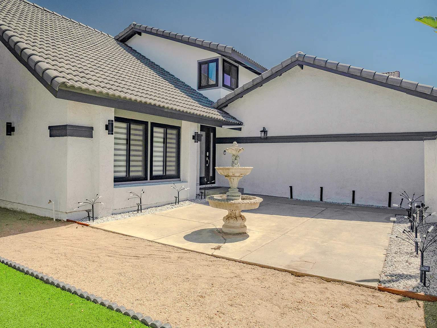 4 bed, 2000 sqft, $7,499 — Photo 2