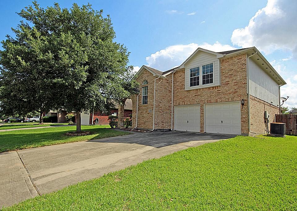 1st image of 2215 Heatherwood Dr