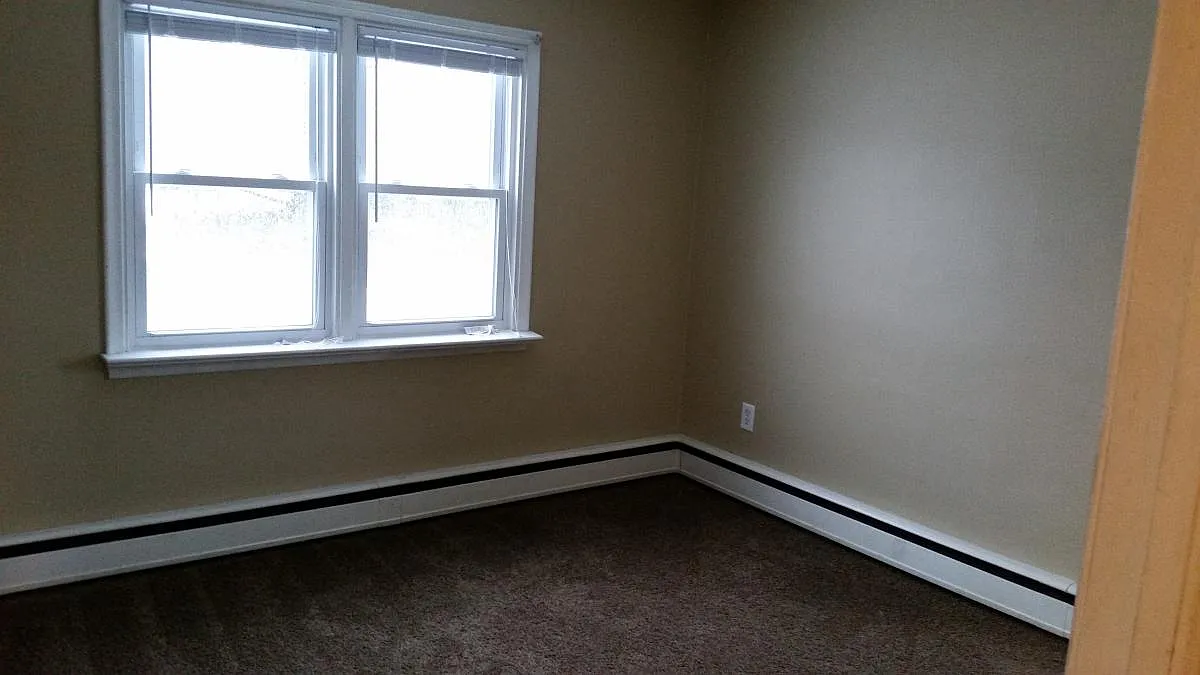 1 bed, 750 sqft, $1,300 — Photo 2