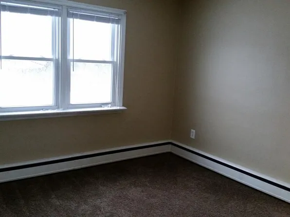 504 Welcome Ln, Feasterville Trevose, PA 19053