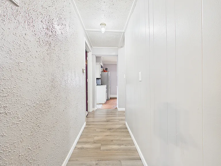 323 Jackson St — Photo 10