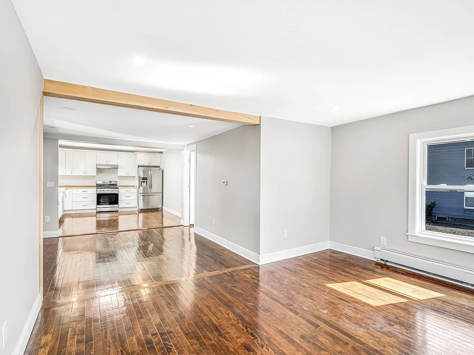 3 bed, 1400 sqft, $3,200 — Photo 4