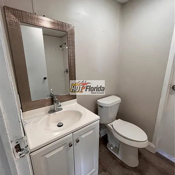 1732 W Holiday Dr — Photo 7