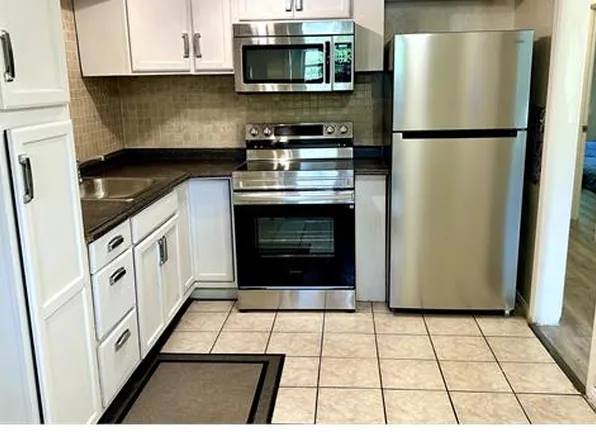 7944 India Ave, Jacksonville, FL 32211