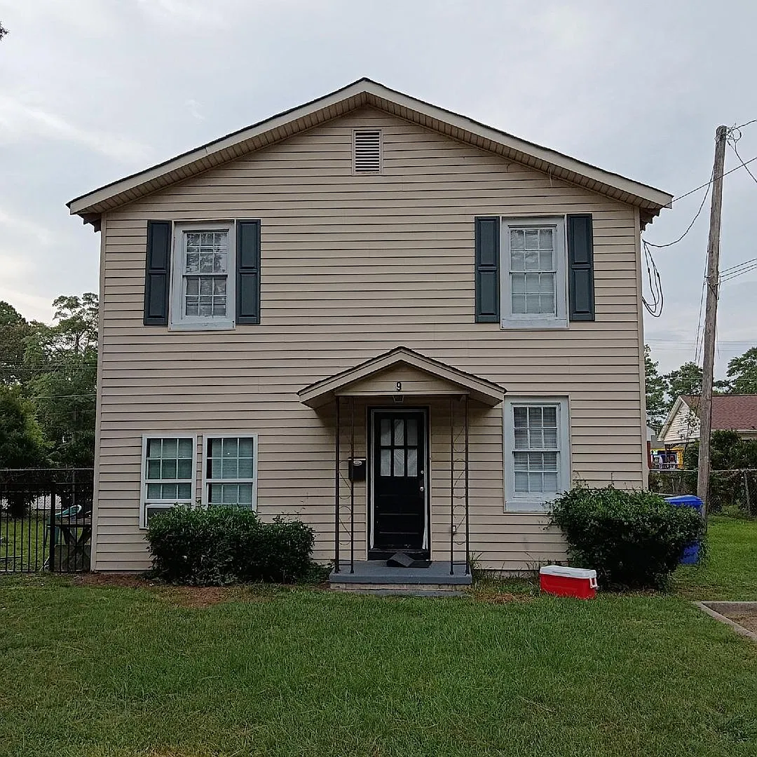 3 Bedroom, 2 Bath House in the Grid walking distance to ECU — Photo 1