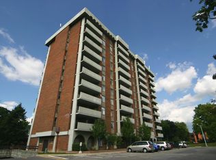 34 Centre St W #908, Richmond Hill, ON