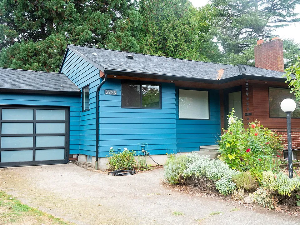 2925 SE 64th Ave