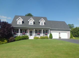 8 Old Farm Rd, Palmer, MA 01069