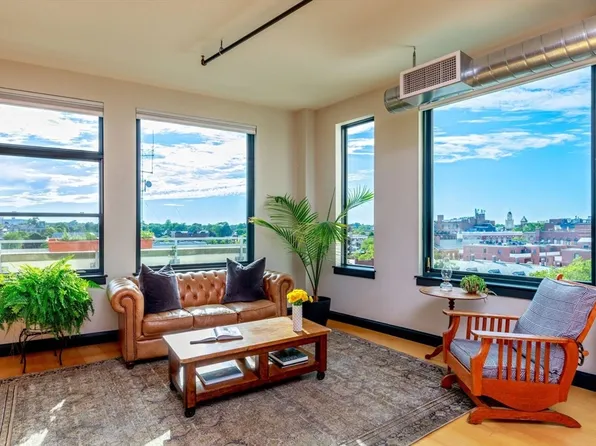 51 Lafayette St Unit 609, Salem, MA 01970