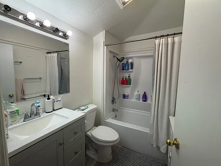 620 NE Gray Ln — Photo 13