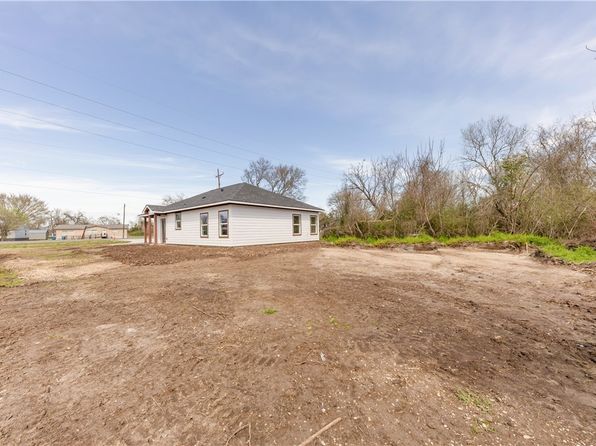 1309 W Washington Ave, Navasota, TX 77868