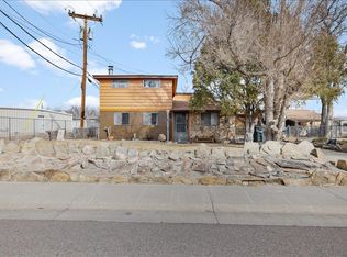 608 W Arnold St, Glenrock, WY 82637