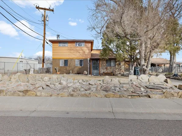 608 W Arnold St, Glenrock, WY 82637