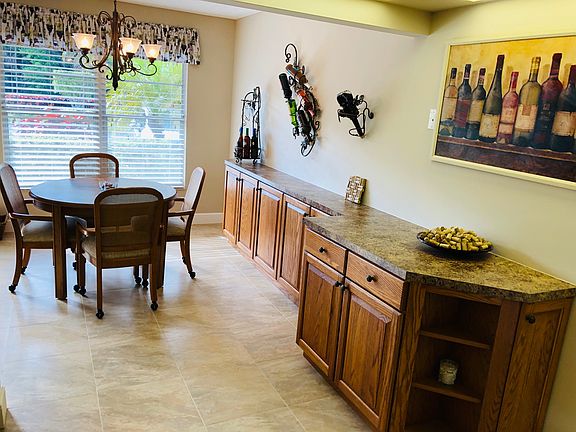5th image of 106 Wellington Cir #M