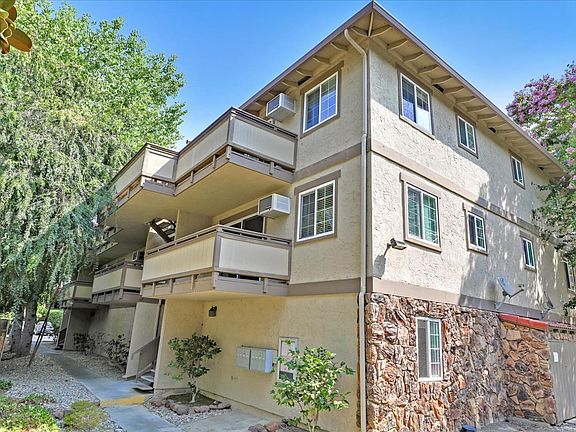 3rd image of 567 W Latimer Ave