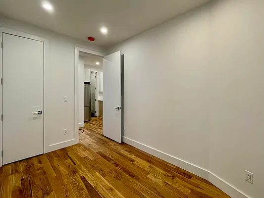 Rented by Oxford Property Group | media 7