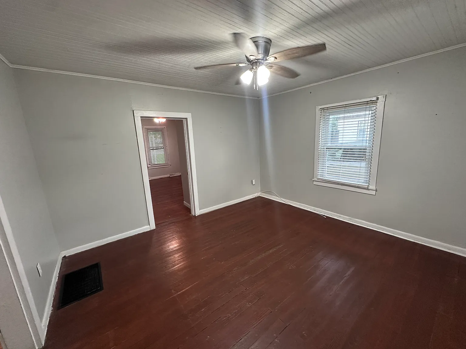 3 bed, 1008 sqft, $1,400 — Photo 3