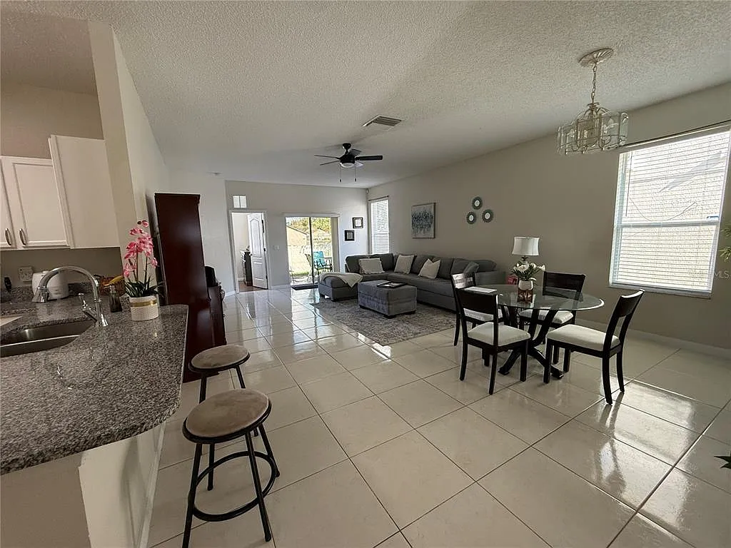 3 bed, 2.0 bath, 1506 sqft, $2,500 — Photo 4