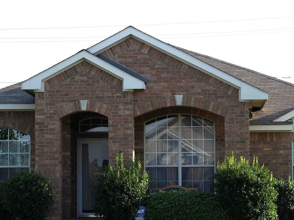 2nd image of 1224 Shady Elm Ln