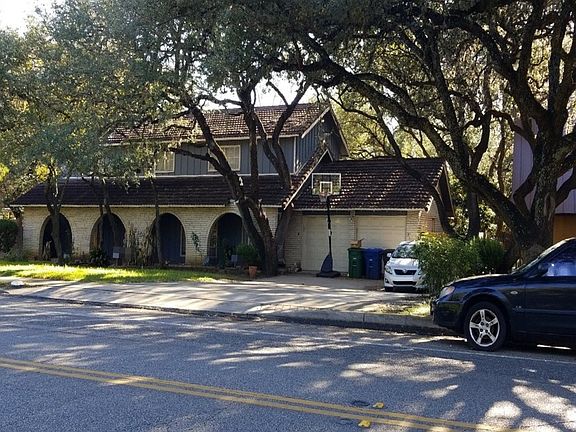 2nd image of 10810 Dreamland Dr