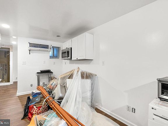 5th image of 1934 11th St NW