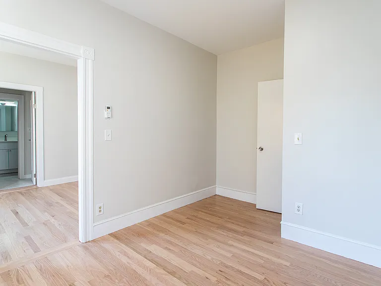 18 Fitzhenry Sq #8 — Photo 9