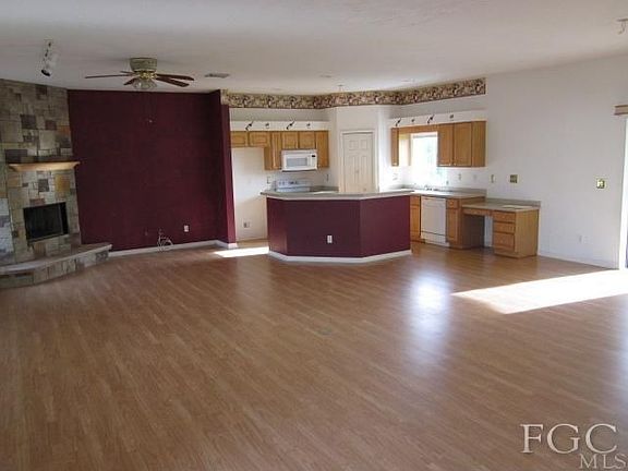 4th image of 1710 NE 5th Ave