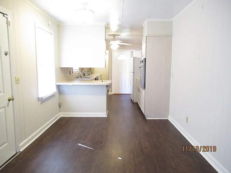 523 Colonial Dr — Photo 16