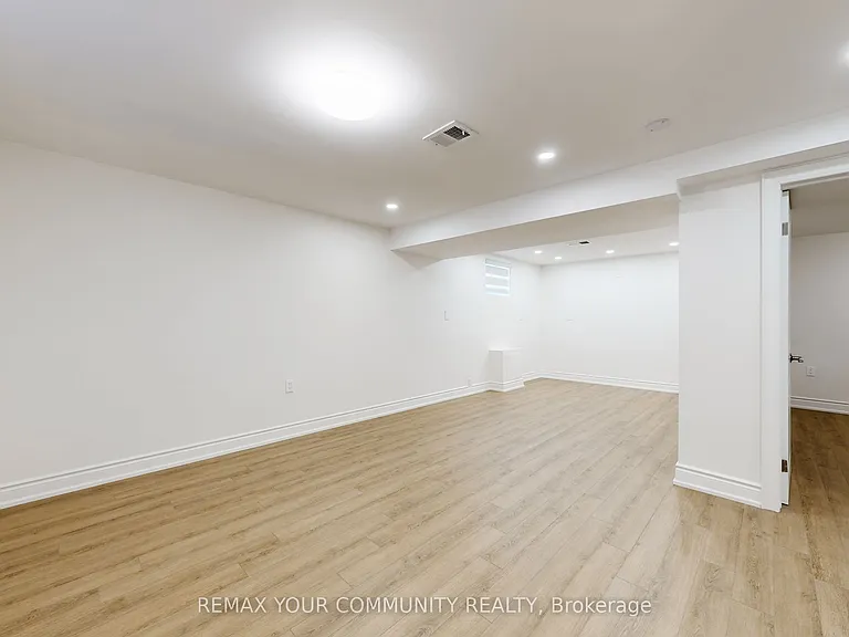 135 Searle Ave — Photo 27