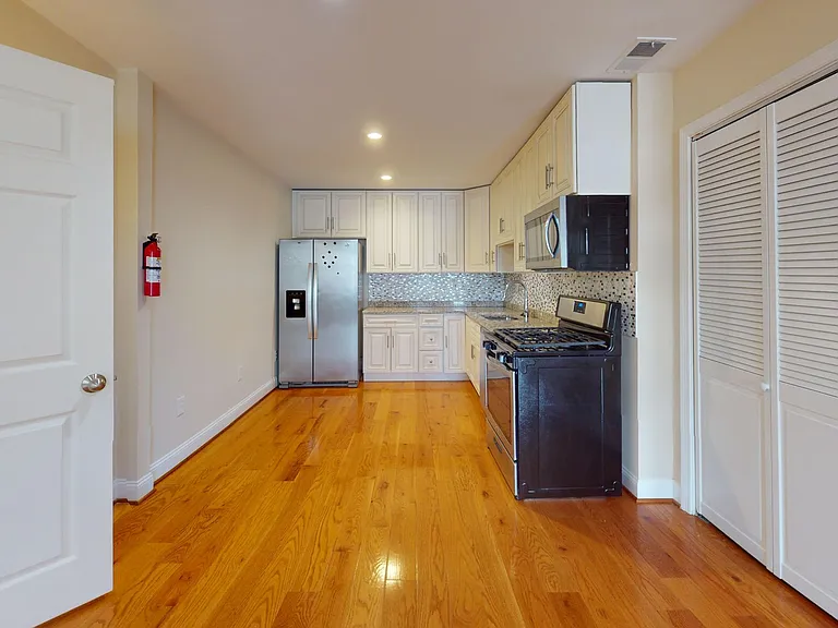 652 Newton Pl NW #2 — Photo 3