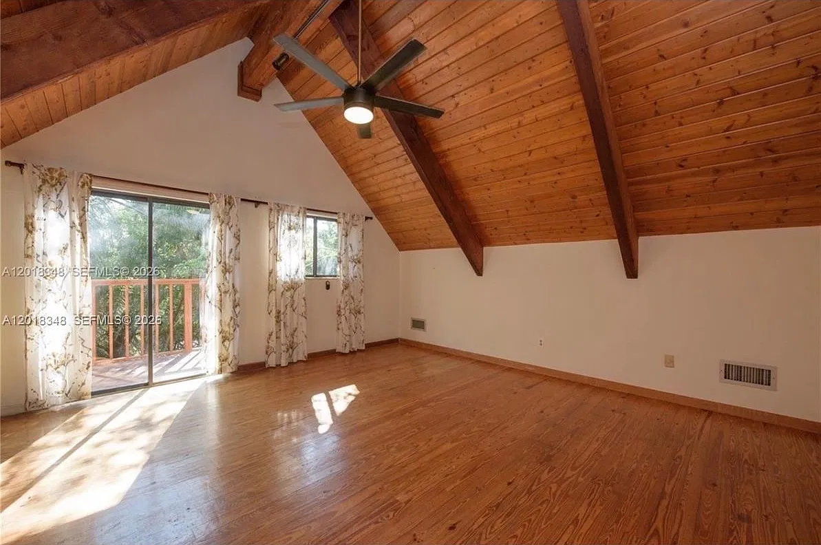 3 bed, 2.0 bath, 3091 sqft, $2,950 — Photo 3