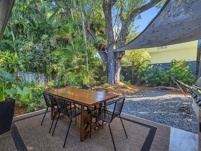 8225 NE 8th Ct — Photo 36