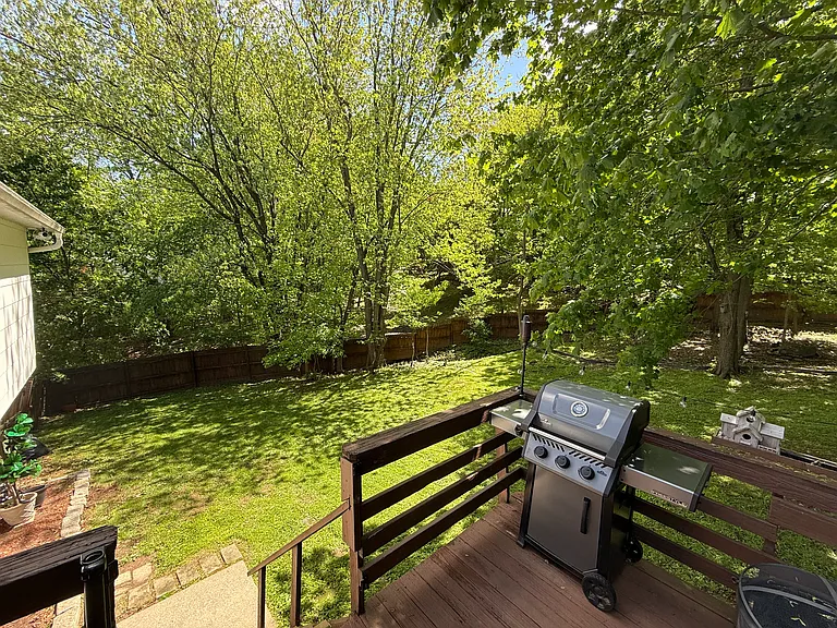 815 Tulip Dr — Photo 13