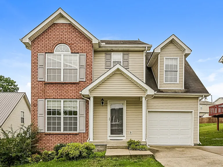 1005 Cheryl Ln — Photo 1