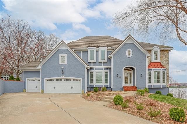 1st image of 316 NE Chelmsford Ct