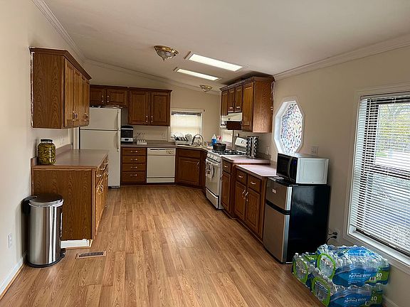 5th image of 49881 Darlington Ct
