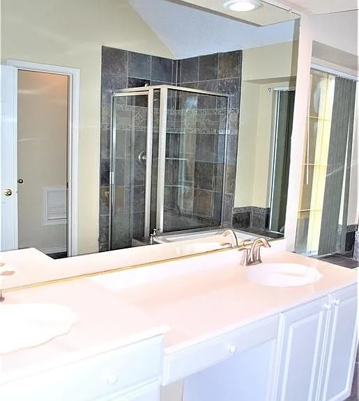 2685 Hillside Dr — Photo 1