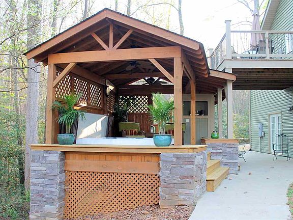 3rd image of 105 Shoals Cir
