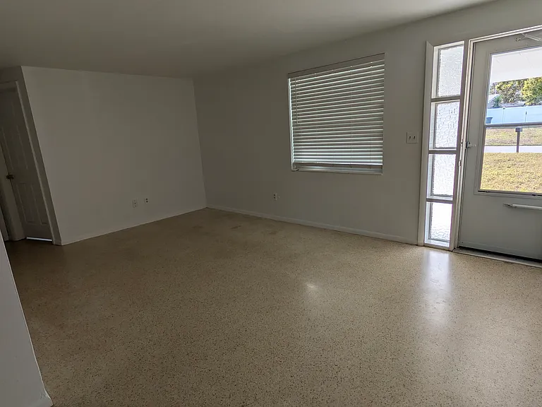 4835 Blossom Dr — Photo 7