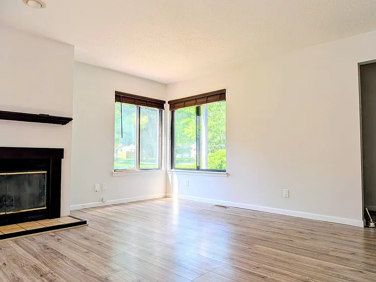515 Clearwater Dr — Photo 12