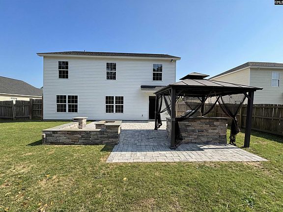 5th image of 12 Finch Wood Dr