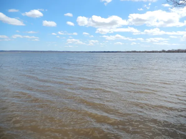 N7479 Lakeshore Dr, Fond Du Lac, WI 54937