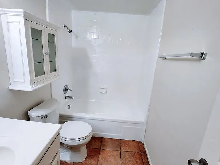 827 E Hazel Dr — Photo 16
